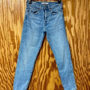 Levi jeans Wedgie style straight leg size 24